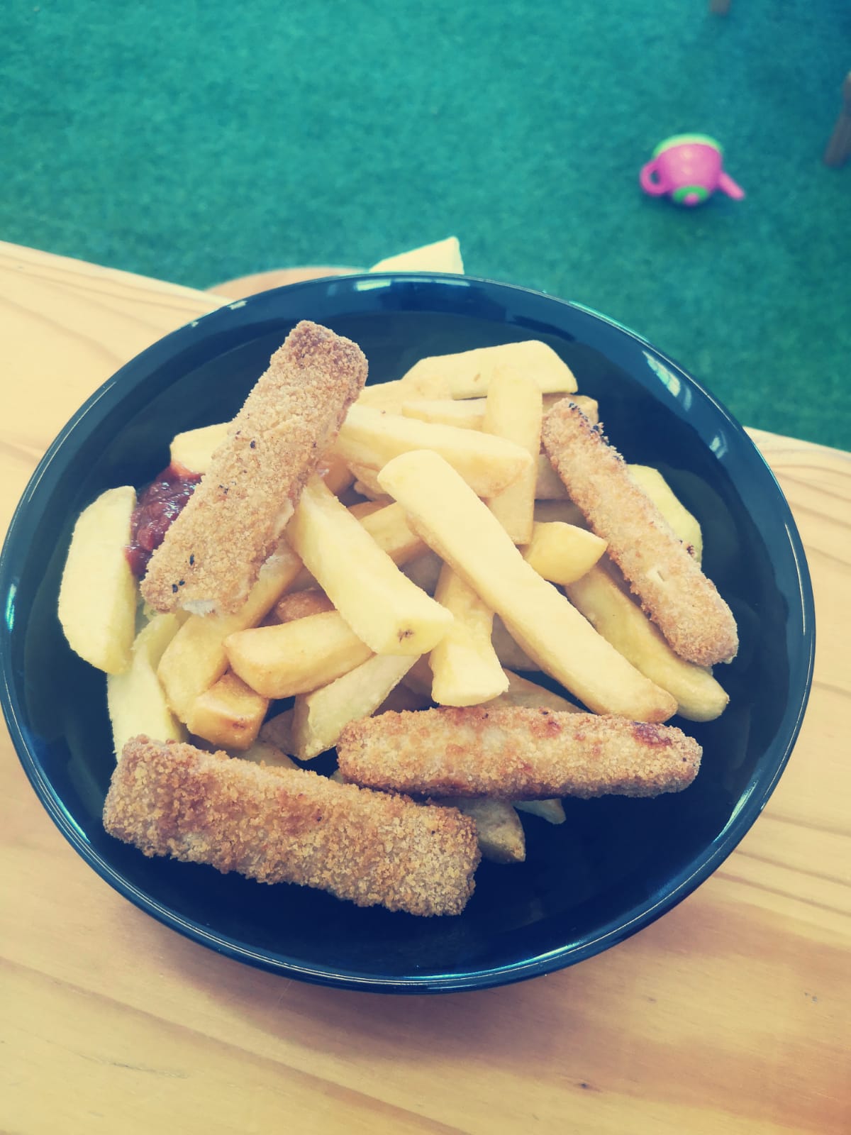 Kids Shack Fish Fingers with fries