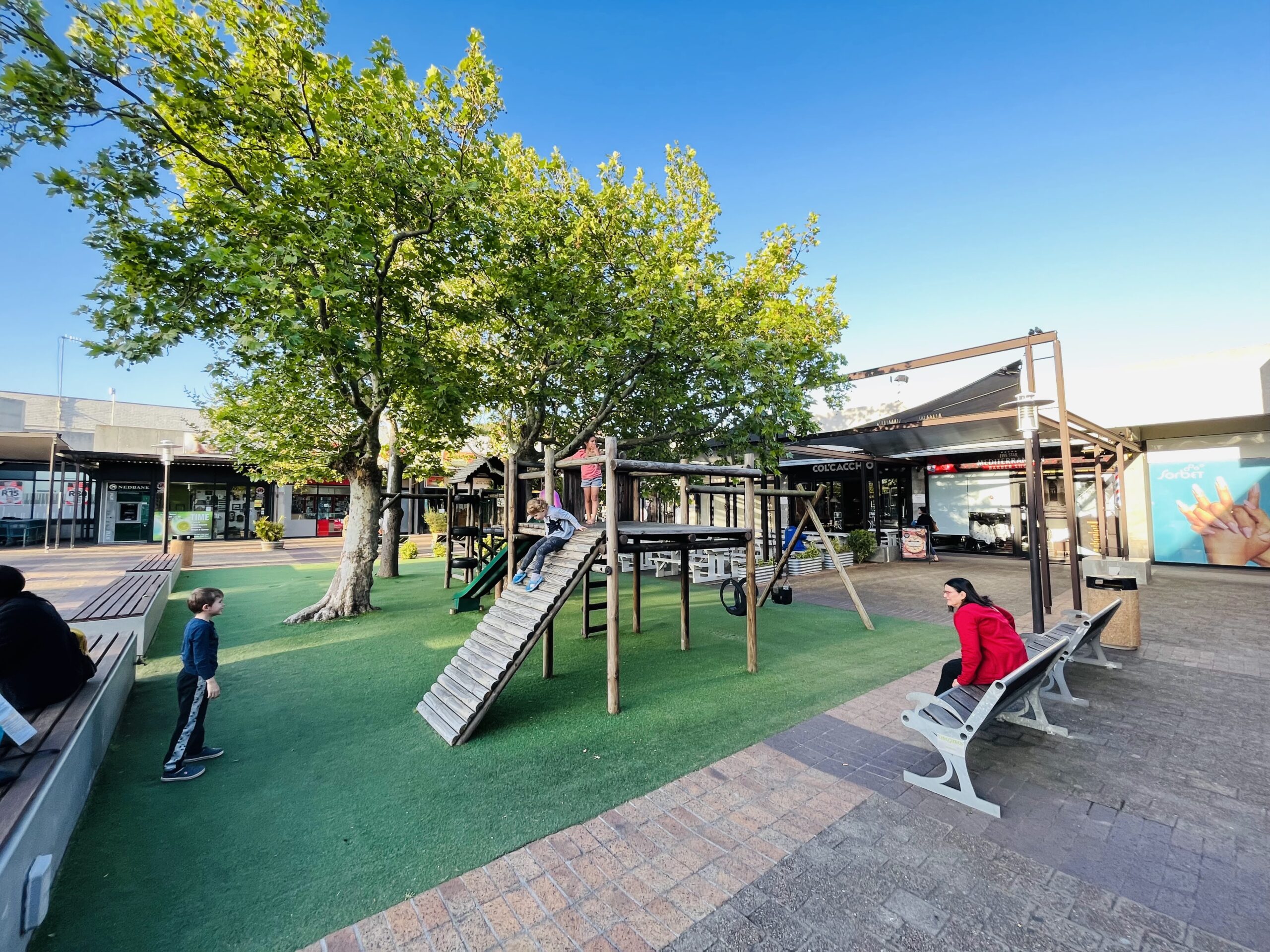 Col'Cacchio Meadowridge Play Area Overview