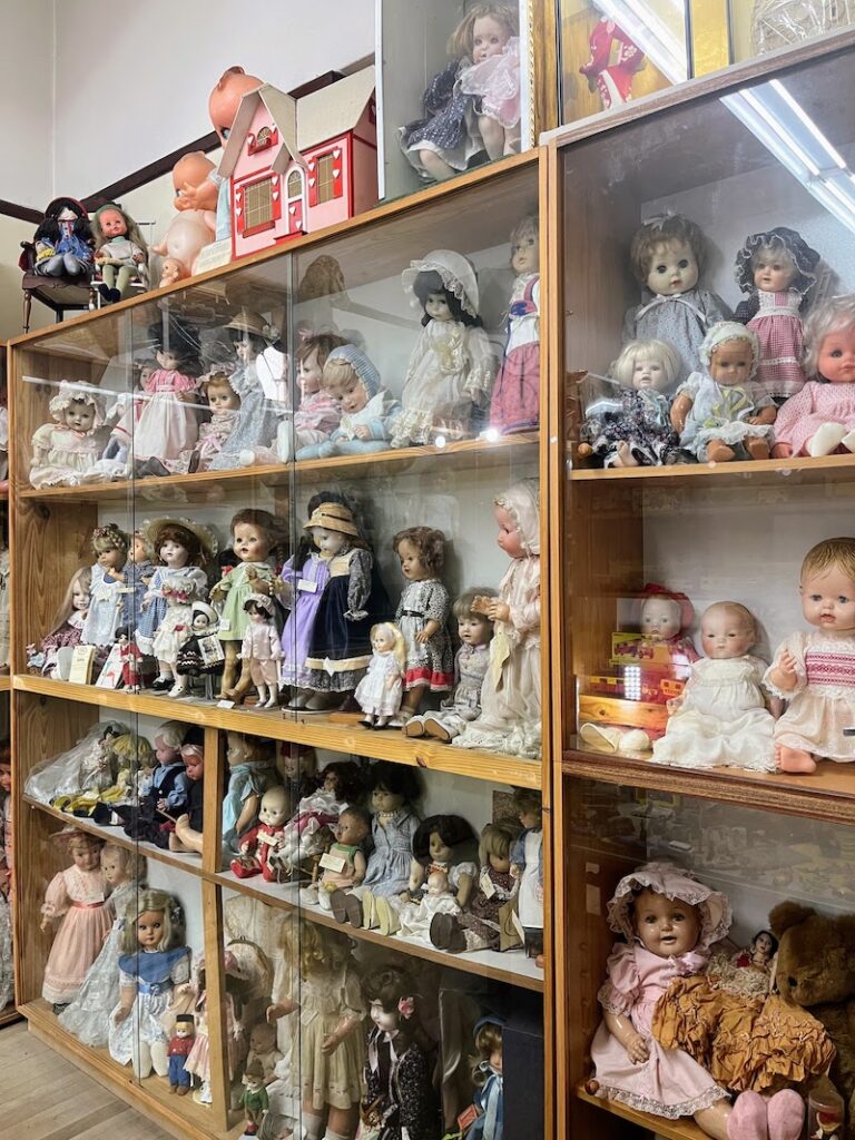 Warrior Toy Museum Old Dolls